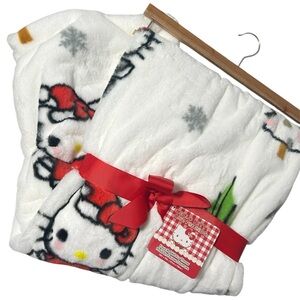 NWT Hello Kitty Christmas tree blanket